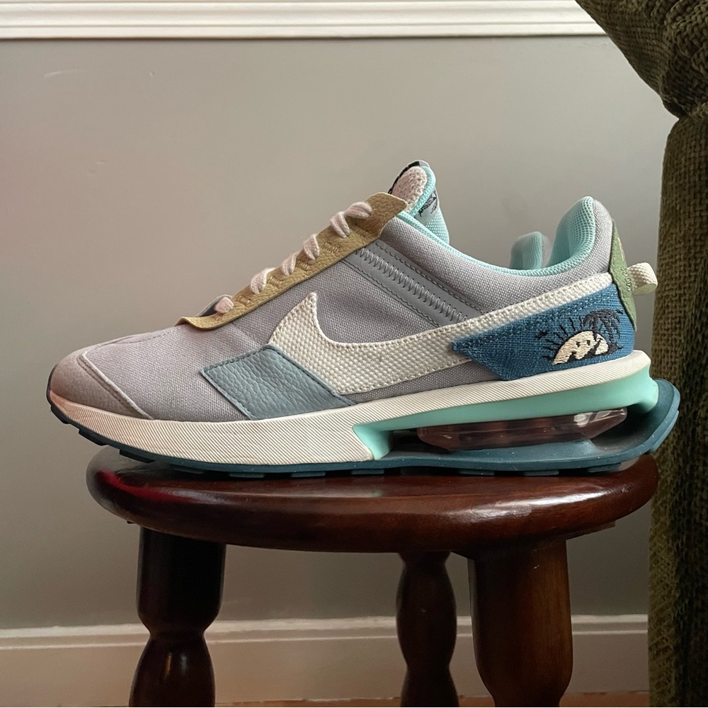 Nike Air Max Pre-Day SE WOLF GREY RIFT BLUE WHEAT GRASS SAIL DM0037 001 Size 9